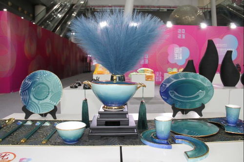 毕荣青参观调研山东工艺美术学院2023设计艺术博览会 聚焦工艺美术设计，共话创新传承新篇章